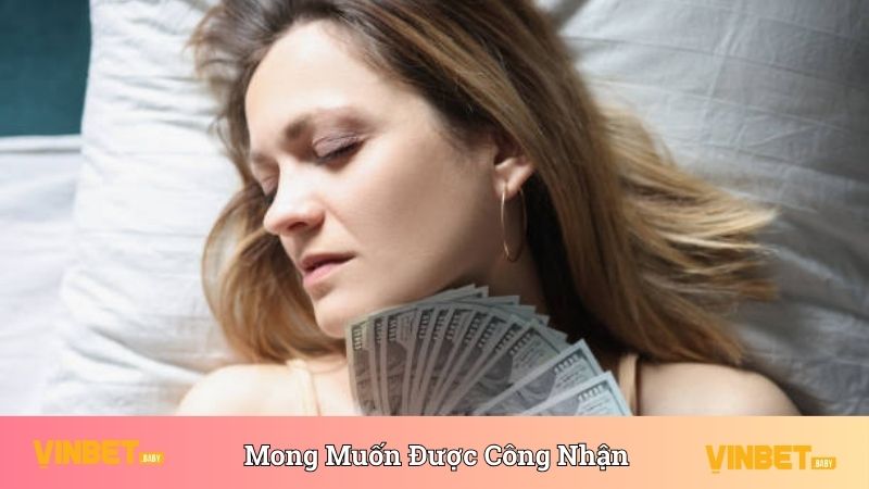 Mong muốn được công nhận khi mơ người phụ nữ đưa tiền 